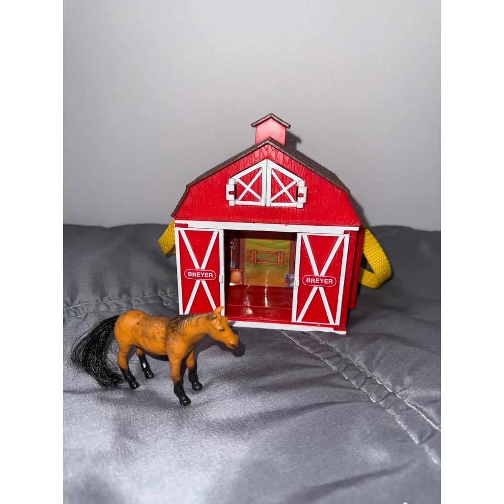 Breyer Red Barn Carry Case with 1998 MMTI Standardbred Horse Toy Figurine Set